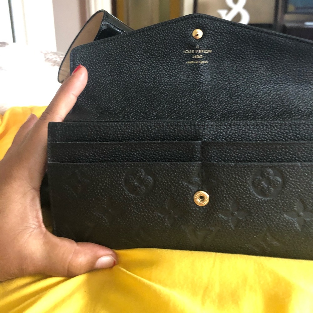 Louis Vuitton Artsy MM Wallet and coin purse
